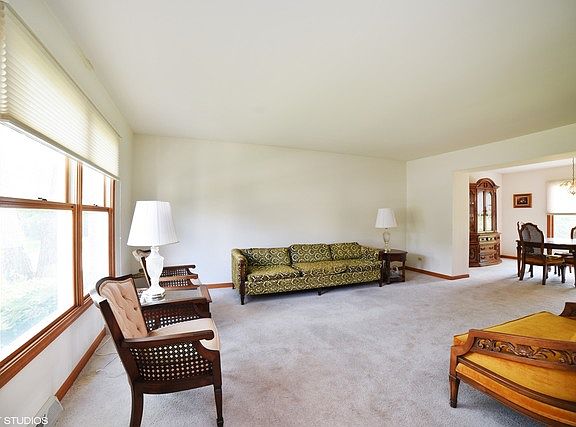 4th image of 285 Windsor Dr
