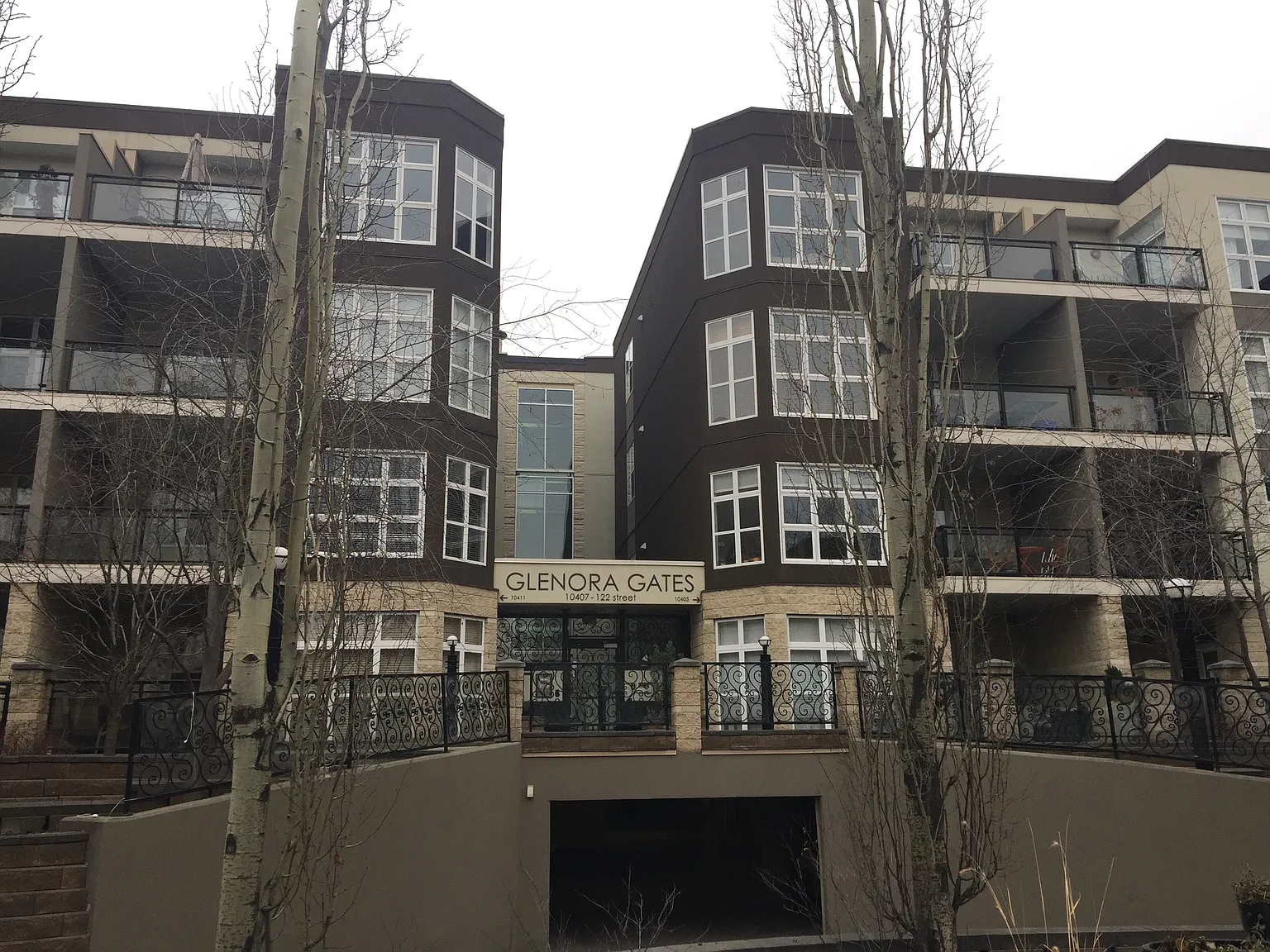 10407 122nd St NW #1409501 photo 1