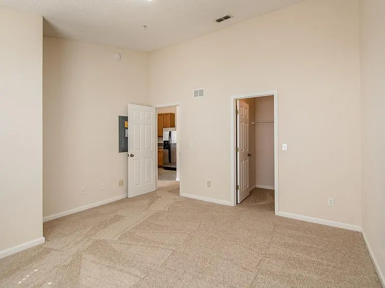 575 Oakleaf Plantation Pkwy #716 — Photo 8