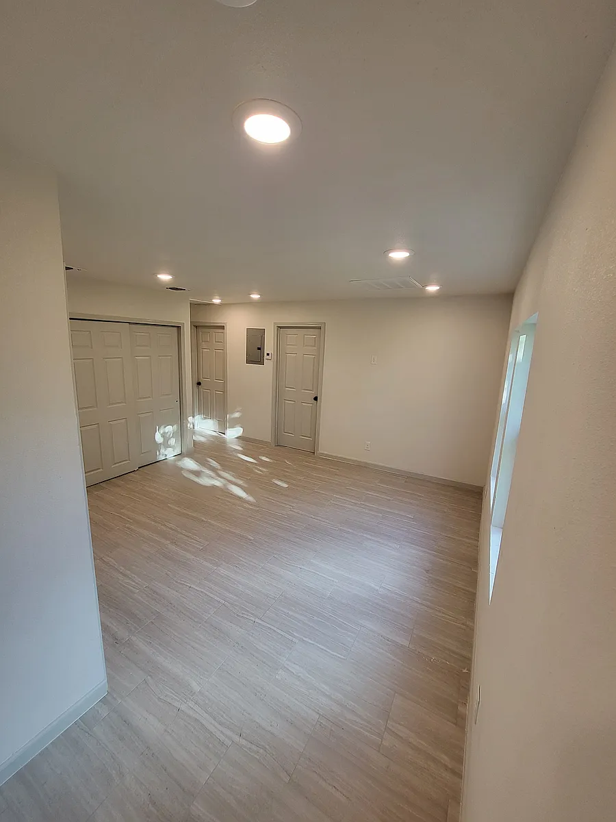 Building Photo - 2417 Castroville Rd #1201