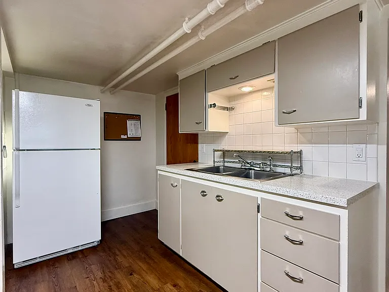 516 S Meldrum St #5 — Photo 9
