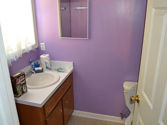 3rd image of 415 Wood Chase Ln