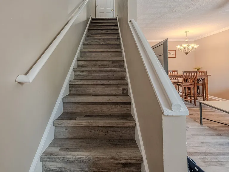 100 Woodstone Dr #18 — Photo 8