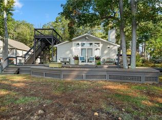 288 Waterview Dr, Hague, VA 22469