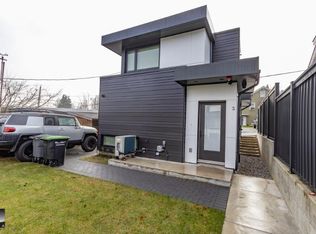 2912 Trinity St, Vancouver, BC V5K 1G2