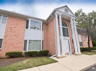 1501 N Milwaukee Ave APT 3A, Libertyville, IL 60048