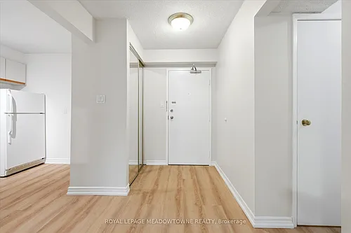 3835 Lake Shore Blvd W #207 Photo 1