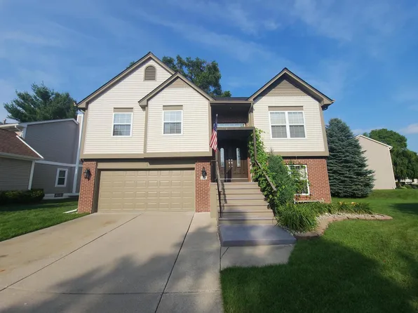 1384 Pond View Ct, Wixom, MI 48393