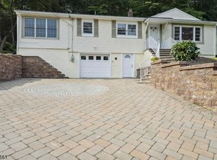 42 Midland Dr, Morristown, NJ 07960