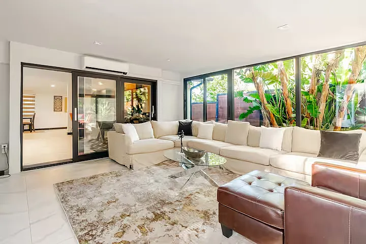 20412 Oxnard St — Photo 58