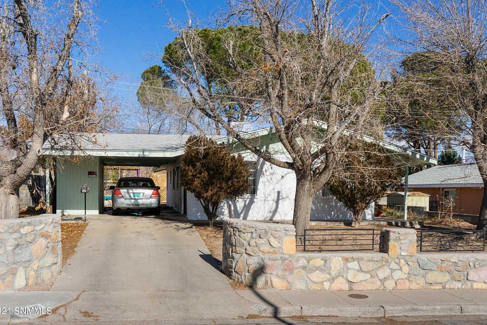 1st image of 885 Lees Dr