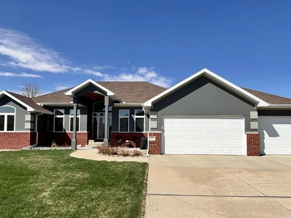 613 Winfield Cir, Sergeant Bluff, IA 51054