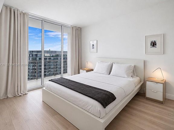 5th image of 1750 N Bayshore Dr #3811