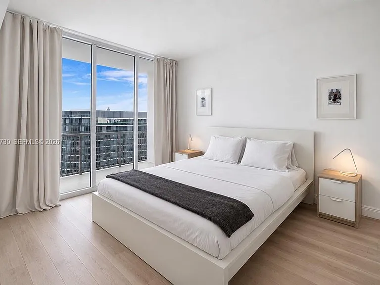 1750 N Bayshore Dr #3811 — Photo 5