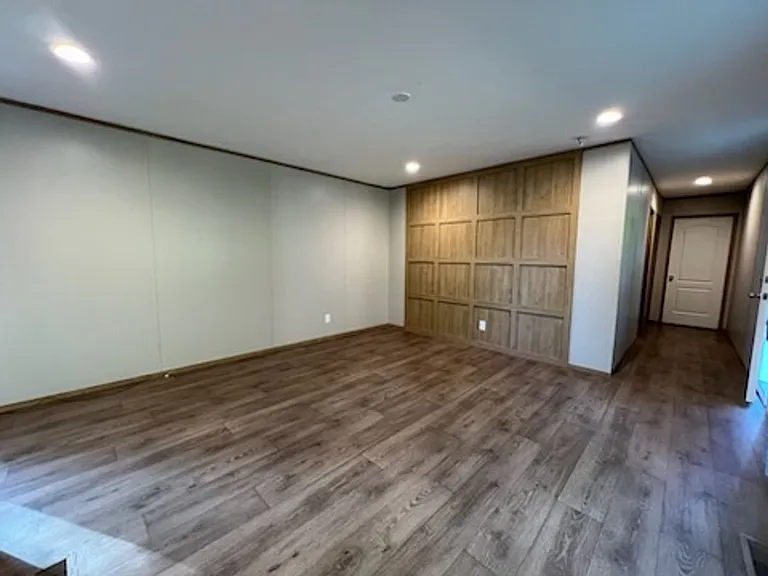 339 Quaker Bridge Rd — Photo 6