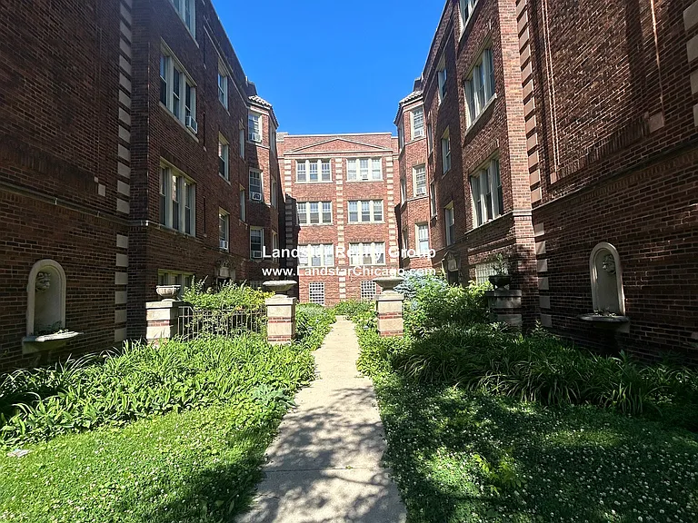 828 S Austin Blvd #1K — Photo 9