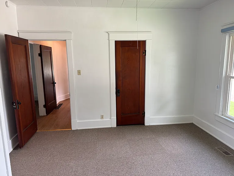 524 W Cherry St — Photo 8