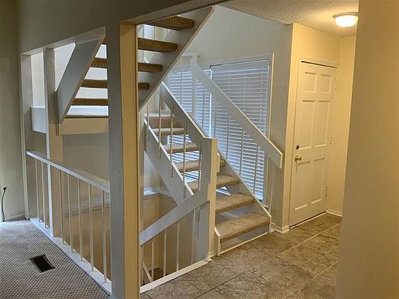 5th image of 2309 Foxmoor Ln #14