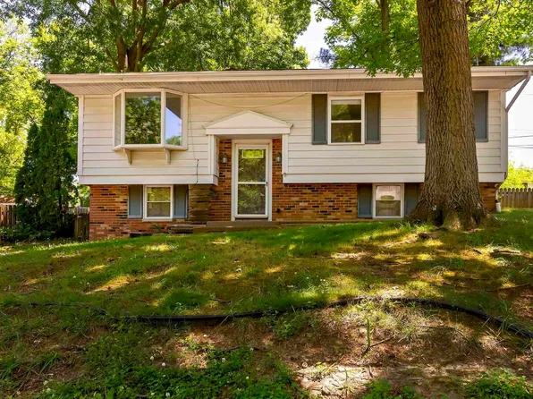 1005 W Willow St, Carbondale, IL 62901