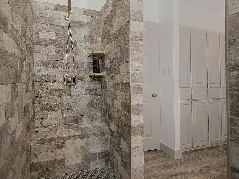 182 N Valley Oaks Cir — Photo 20