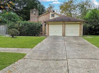 10707 Misty River Dr, Houston, TX 77086