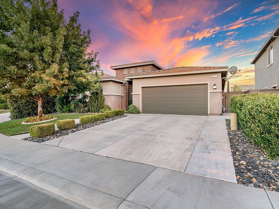 1st image of 300 Chandler Ct