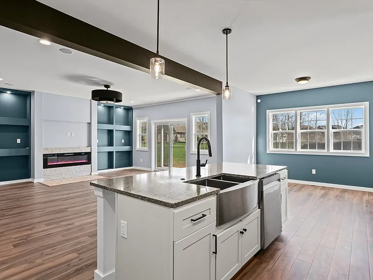 1306 Roberto Rd — Photo 11