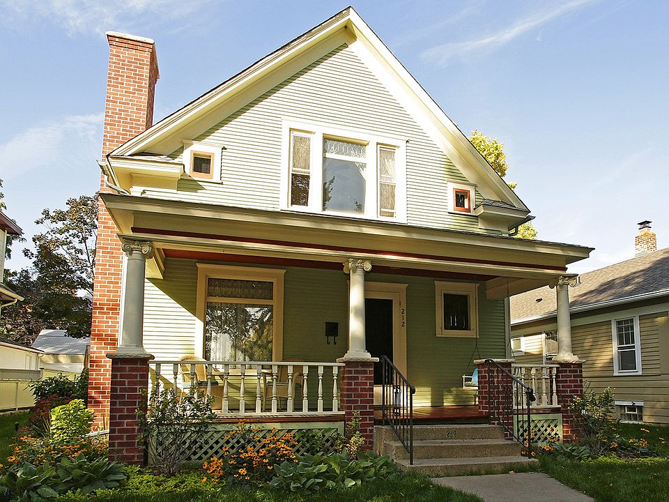 1st image of 212 Queen Ave S