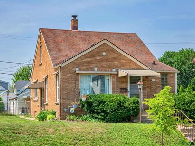 3659 South Iowa AVENUE, Saint Francis, WI, 53235