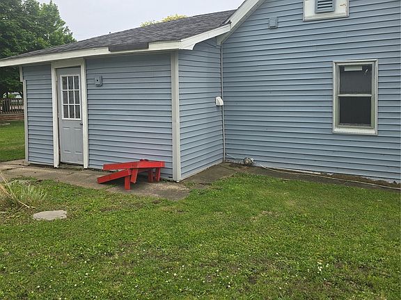 2nd image of 309 Main St