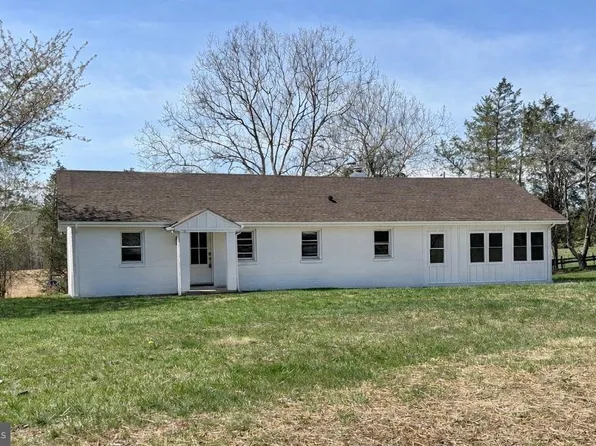 2502 Holly Dr, Amissville, VA 20106