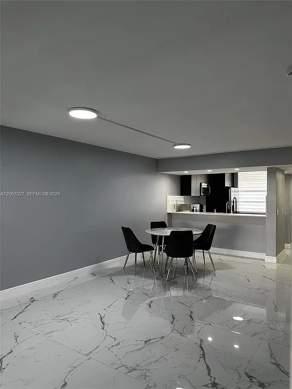 2 bed, 2.0 bath, 1385 sqft, $2,950 — Photo 2