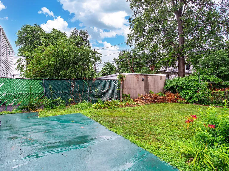 56 McKay Ave — Photo 11