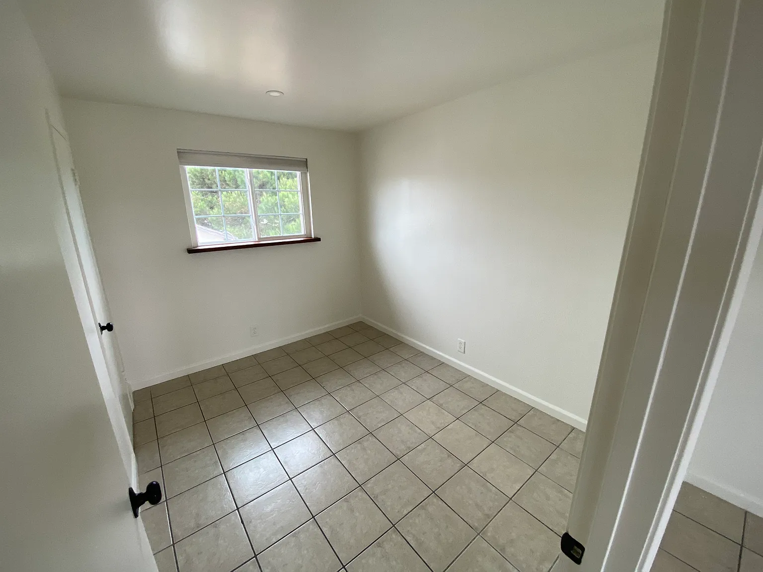 2 bed, 500 sqft, $2,500 — Photo 4