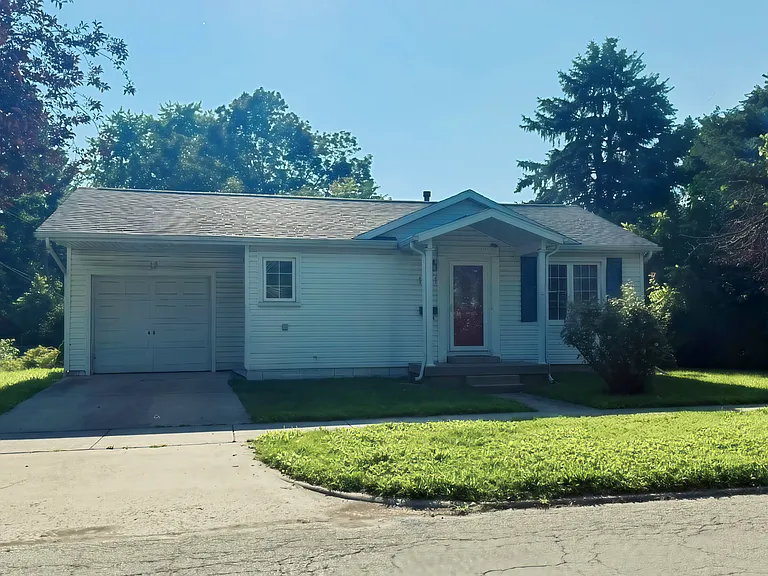 1741 N Woodford St — Photo 1