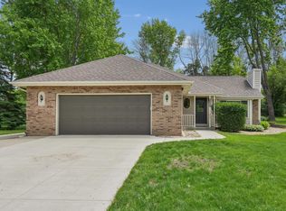 20524 Javelin Cir, Lakeville, MN 55044