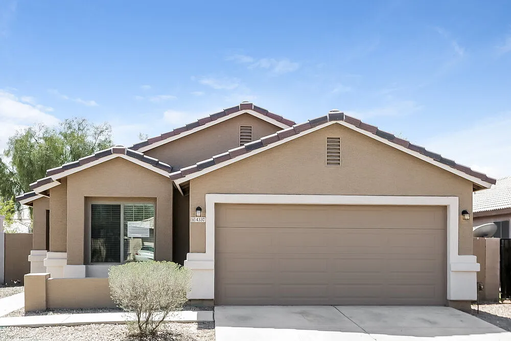 3 bed, 2.0 bath, 1533 sqft, $2,140 — Photo 1