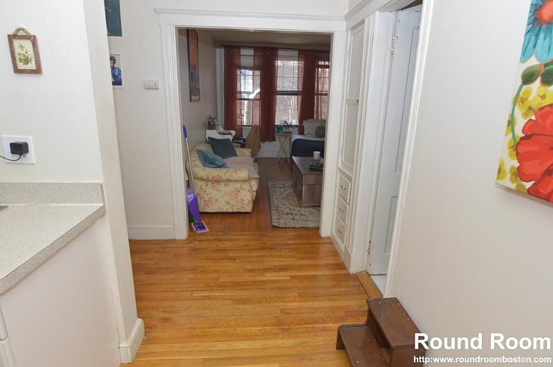 2nd image of 24 Sidlaw Rd #34