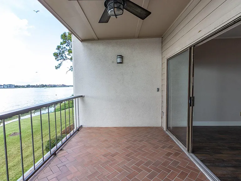 401 Lakeside Ln #111 — Photo 30