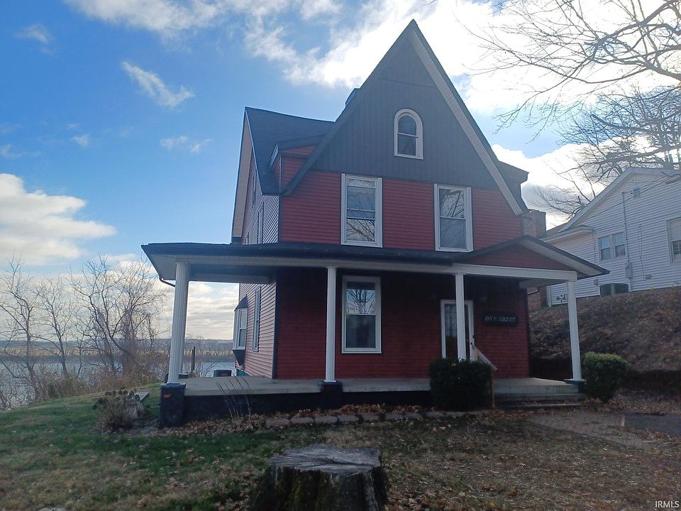 1st image of 215 N 3rd St