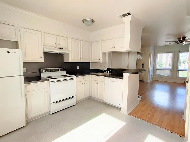 3201 Rosedale Ave — Photo 4