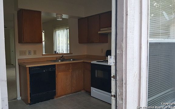 3rd image of 8913 Fall River Dr