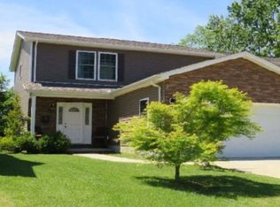 1840 Robindale St, Wickliffe, OH 44092