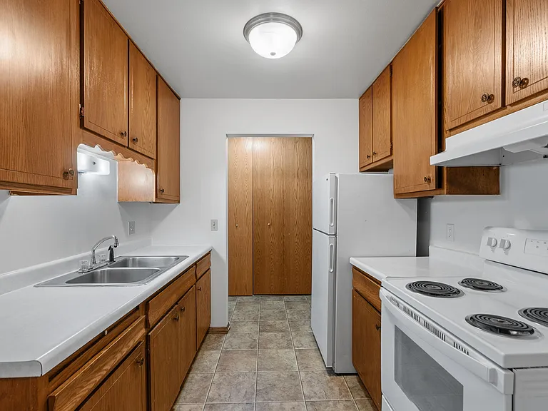 1605 Minnehaha Apartments — Photo 24