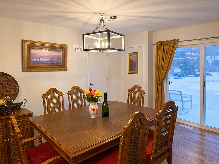 10901 Albion Ct — Photo 3