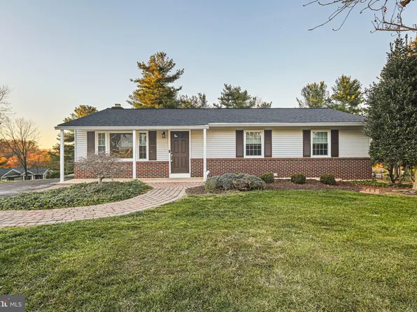 12301 Dancrest Dr, Clarksburg, MD 20871