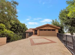 21539 Arcos Dr, Woodland Hills, CA 91364