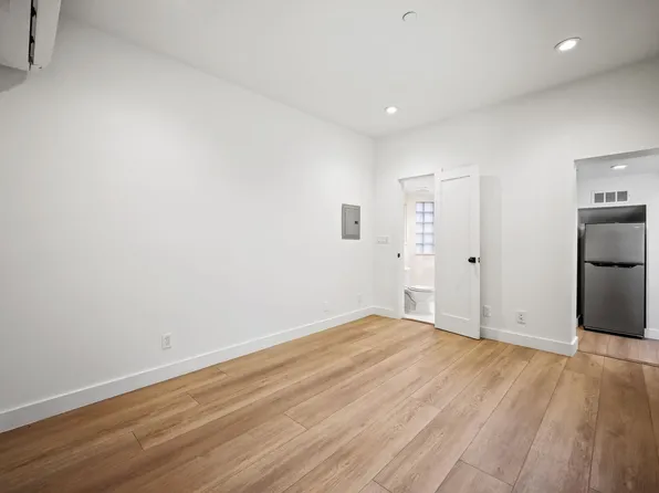 4th St. Hacienda, LLC, 3014 4th St #A5, Santa Monica, CA 90405