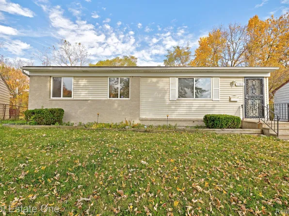 2180 Flamingo Dr, Mount Morris, MI 48458