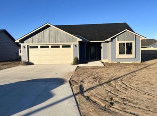 1313 Merrit Rd, Dodge City, KS 67801